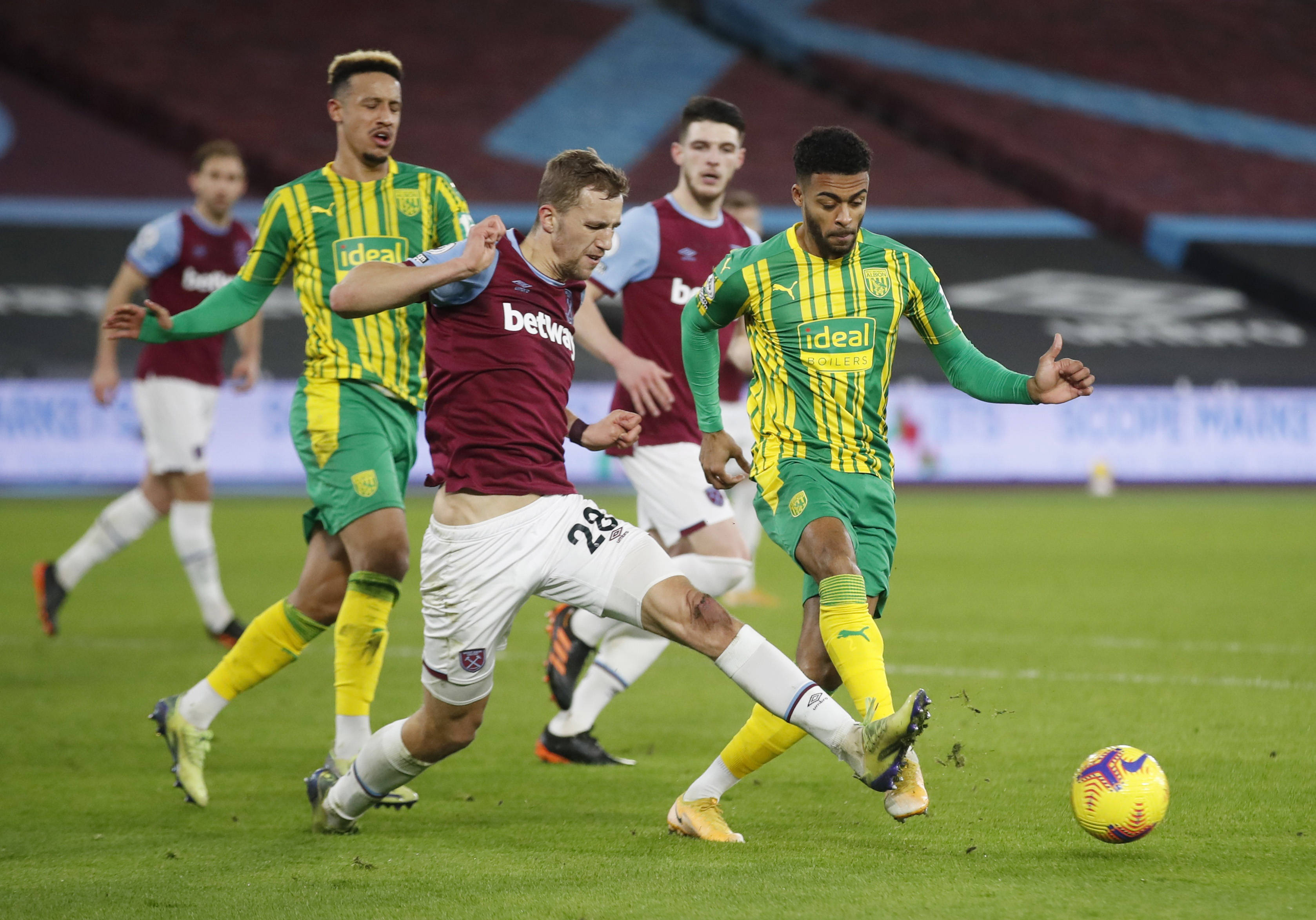 对于像毕尔 对于像毕尔